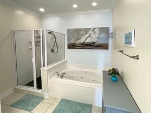 Hair dryer, towels, soap, shampoo - Minutes to the Beach 5 Bed 4 Bath Pool House, Stunning Marsh View (North Myrtle Beach)