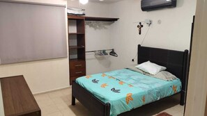 3 chambres, bureau, accès au Wi-Fi (inclus), literie fournie