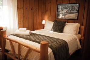 3 soverom, skrivebord, wi-fi (inkludert) og sengetøy