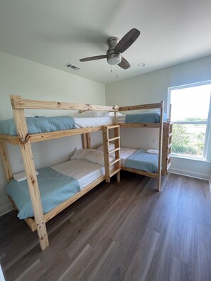 3 bedrooms, WiFi, bed sheets