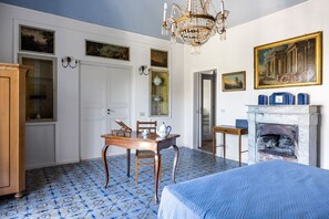3 habitaciones, tabla de planchar con plancha y wifi