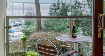 Marina House Annex - 1 Bedroom - Neyland