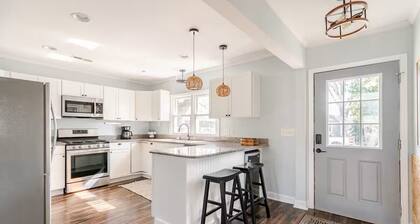 Charming 2BR 2BA home - Belmont Hist District, steps from Stowe Manor & Downtown