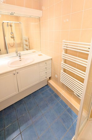 Shower, hair dryer