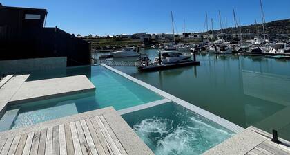 Stunning Luxury Waterfront Retreat – Sleeps 12, Pool, Spa & Entertainment Galore