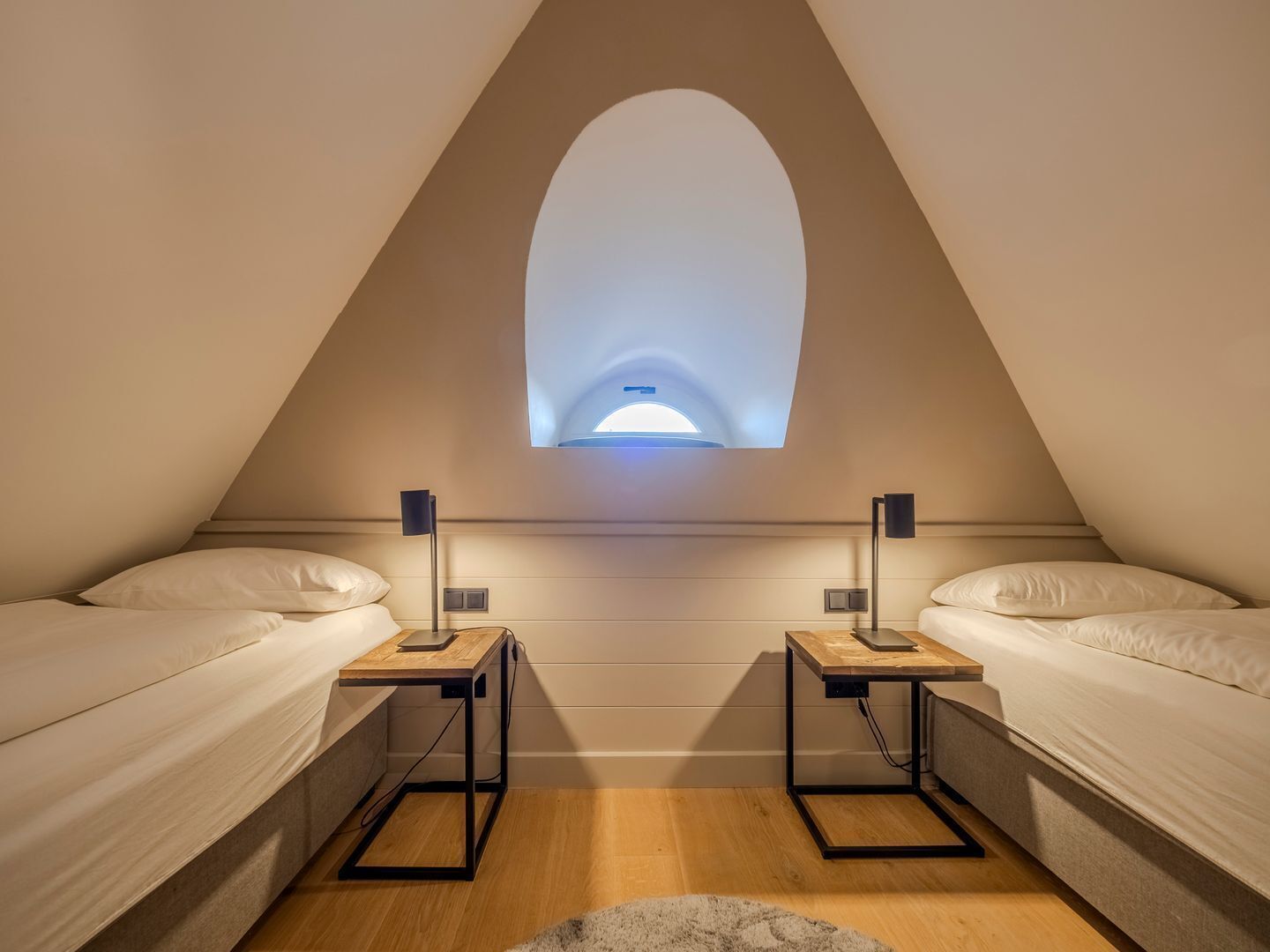 3 Schlafzimmer, Zimmersafe, Schreibtisch, Bügeleisen/Bügelbrett