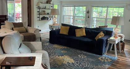 By The Rivers Edge....remodeled cozy cottage