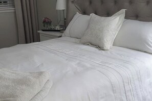 3 slaapkamers, een strijkplank/strijkijzer, wifi, beddengoed