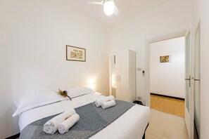 3 室のベッドルーム、アイロン / アイロン台、WiFi (無料)、ベッドシーツ