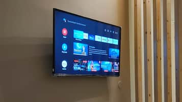 شقة - ٤ غرف نوم - بشرفة | وسيلة راحة في الغرفة