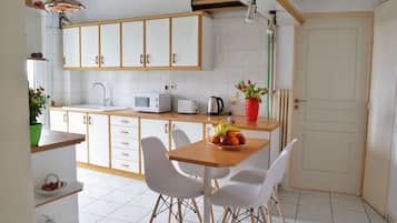 شقة - ٤ غرف نوم - بشرفة | المنشأة من الداخل