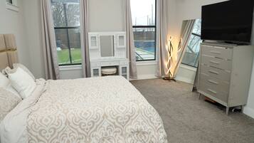 4 bedrooms, iron/ironing board, WiFi, bed sheets