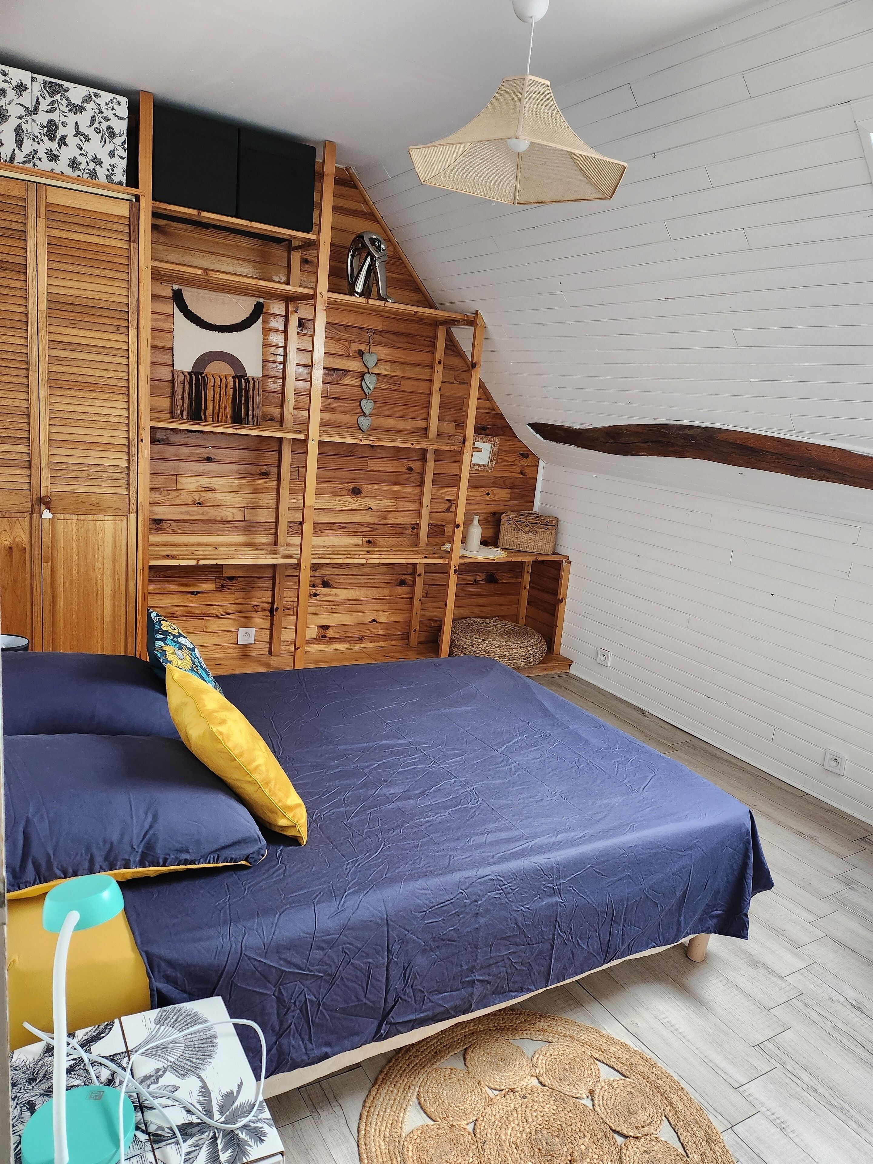 3 chambres, fer et planche à repasser, Wi-Fi, draps fournis