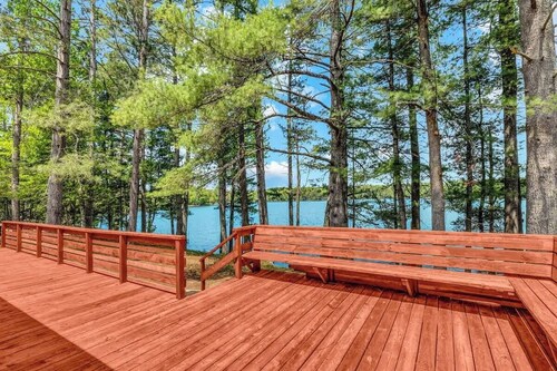 Lakefront Lodge-Private Dock-Swimming-Game Room