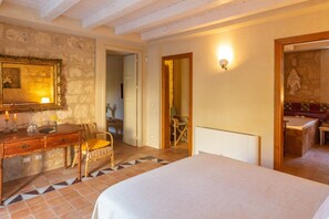 6 Schlafzimmer, Bügeleisen/Bügelbrett, WLAN