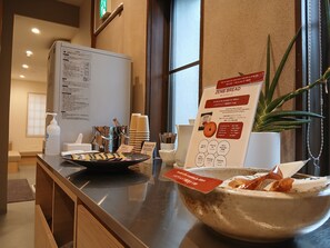 Lobby-lounge