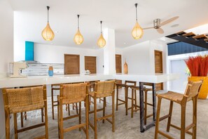 Exclusive Villa, 5 Bedrooms, Pool View | Private kitchen