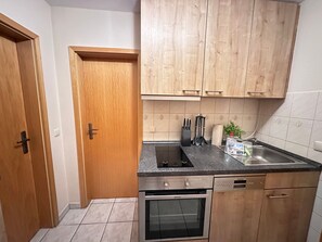 Unclassified image, 5 of 17, button