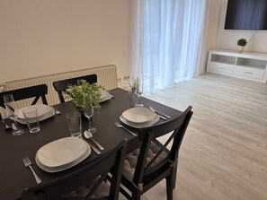 Unclassified image, 5 of 17, button