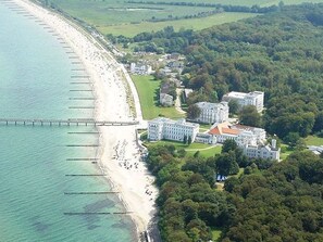 Beach - Haus Ostseesprung - Apartment Victoria on the ground floor with terrace and shared garden - (Bad Doberan)