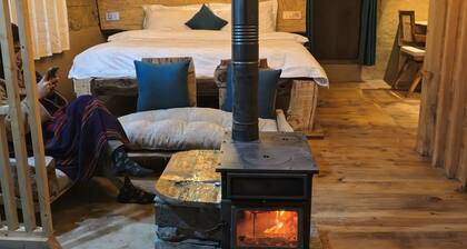 ART Naggar-Winter Bliss suite ft. Hottub&Fireplace