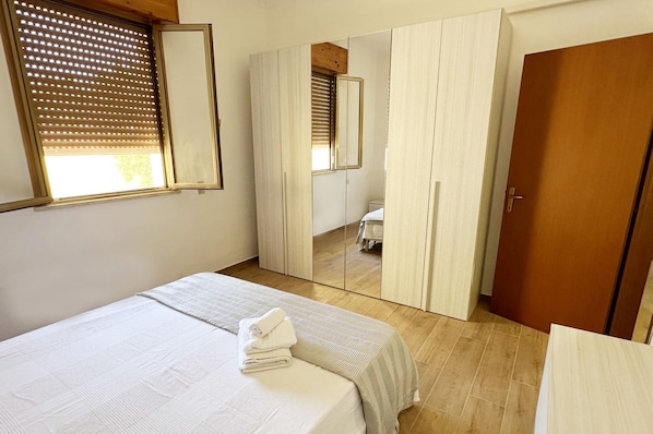 2 bedrooms