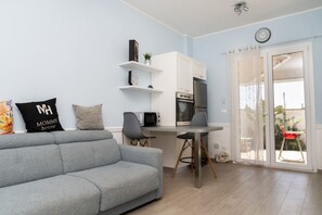 TV - Mommy House | sea view, outdoor space (Nardo)