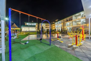 Área de juegos infantiles al aire libre