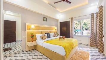 Kingdom Heartz 1bhk | Laptop workspace, iron/ironing board, free WiFi, bed sheets