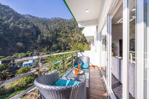 Balcony view - Alaya Stays Kingdom Heartz (Nainital)