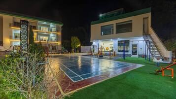 Children's play area - outdoor