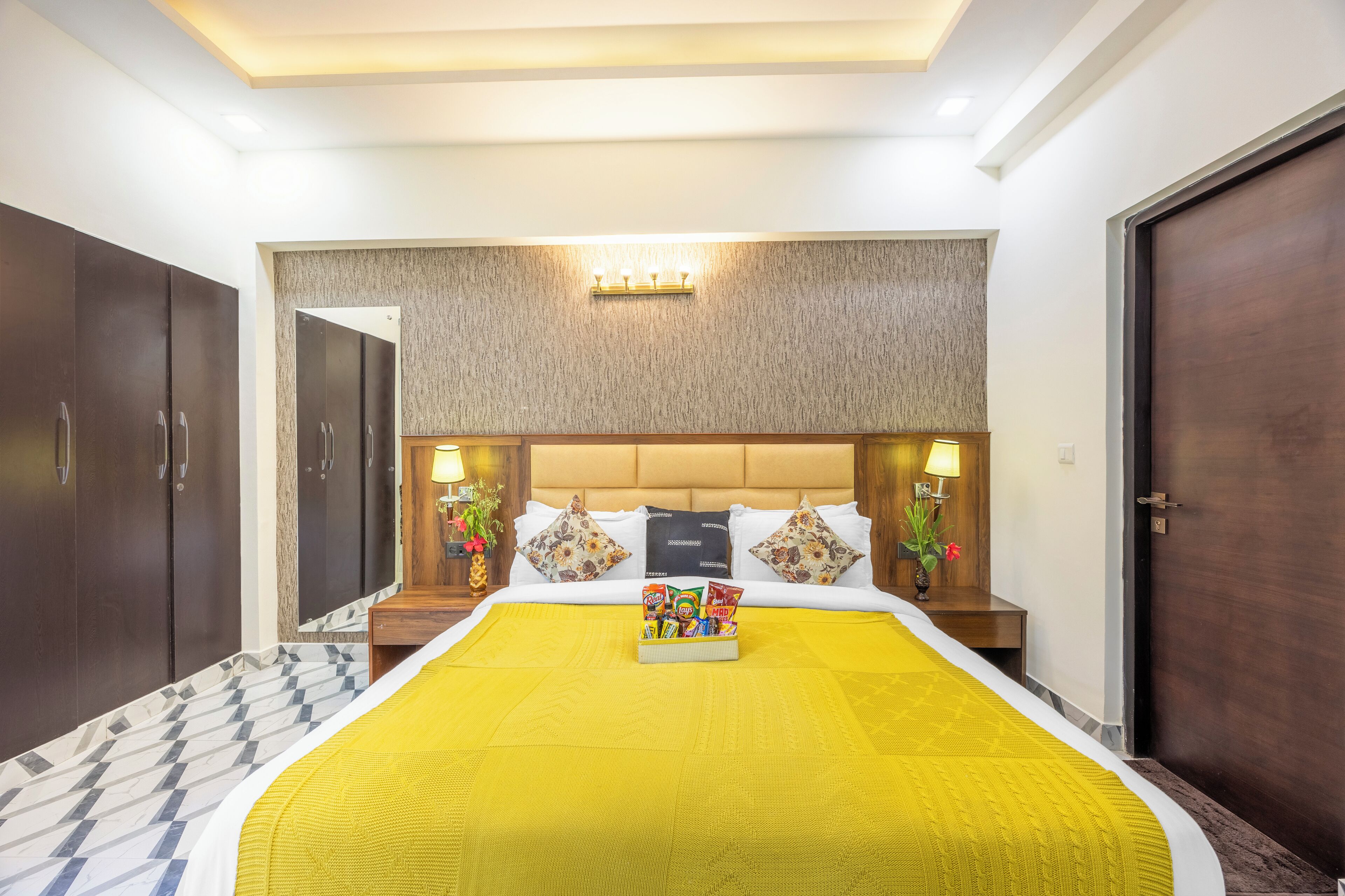 Kingdom Heartz 1bhk | Laptop workspace, iron/ironing board, free WiFi, bed sheets