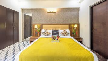 Kingdom Heartz 1bhk | Laptop workspace, iron/ironing board, free WiFi, bed sheets