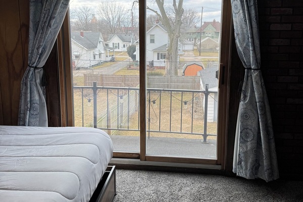 3 habitaciones, tabla de planchar con plancha, cuna de viaje y wifi