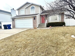 Exterior - Rustic Charm, Cozy and Comfy Nearby Olympic Oval, Great Location (Taylorsville)