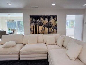 Smart TV - Vista Haven in Santa Barbara (Montecito)