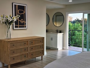 4 chambres, fer et planche à repasser, Wi-Fi gratuit, draps fournis