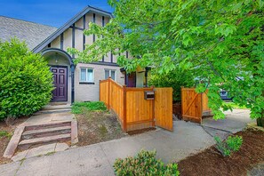 Unclassified image, 2 of 12, button - Tudor Townhouse w/ Yard & Parking near Swedish (Seattle)