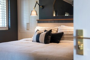 Egyptian cotton sheets, premium bedding, pillowtop beds, blackout drapes