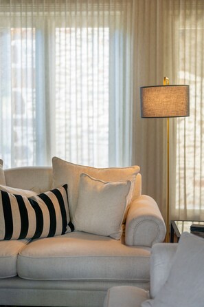 Luxus házikó, 2 hálószobával, két fürdőszobával, kilátással a völgyre | Belső rész