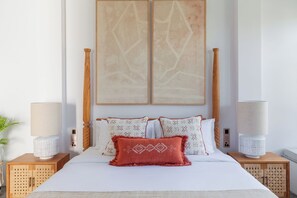 5BR Luxury Villa | Infinity Pool, Ice Bath & Sauna, Rooftop Cinema,Gym, Chef On Request