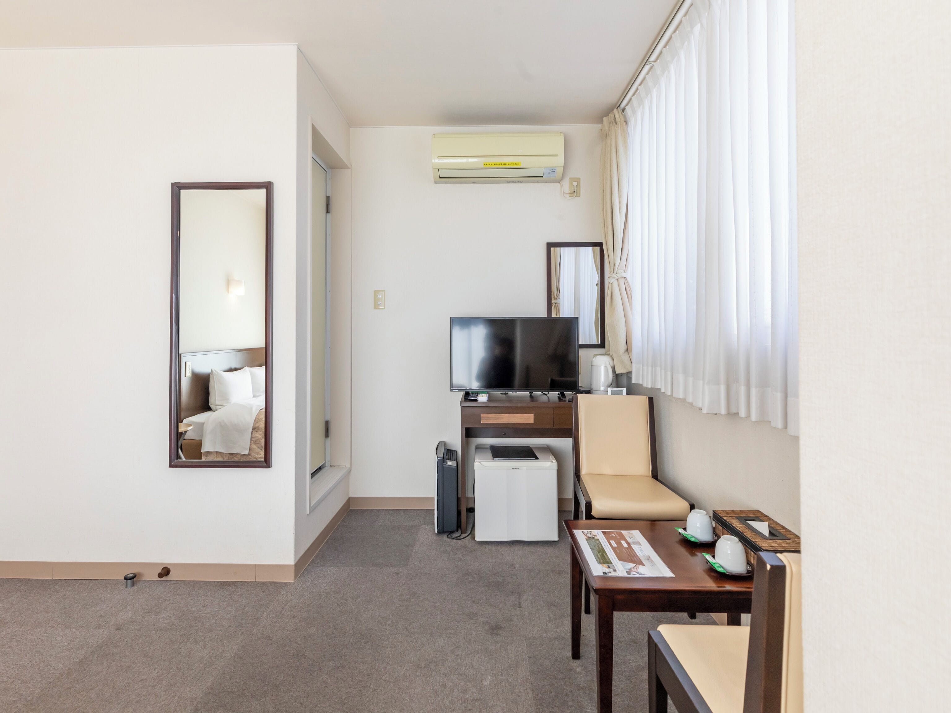 Iron/ironing board, free WiFi