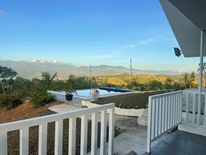 Property grounds - Cozy cabin with Lakeview and mountain view (Pantabangan)