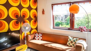Smart TV, books, stereo - **Charming feel-good oasis with sun terrace! Pet friendly**. (Brühl)