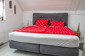 2 Schlafzimmer, Bügeleisen/Bügelbrett, Reisekinderbett, kostenloses WLAN