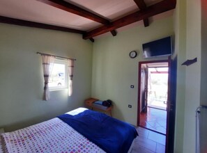 House (Two Bedroom House) | 2 bedrooms, cribs/infant beds