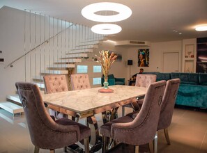 Villa (Six Bedroom Villa with Pool) | Dining room