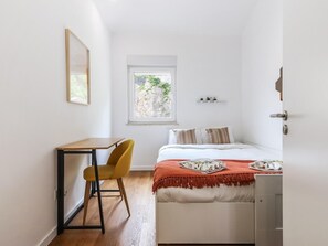 2 makuuhuonetta, silitysrauta/-lauta, internet, vuodevaatteet