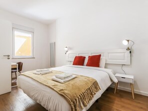 2 bedrooms, iron/ironing board, Internet, bed sheets - Vita Portucale | Campo de Ourique River View 0D (Lisboa)