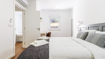 2 slaapkamers, een strijkplank/strijkijzer, internet, beddengoed